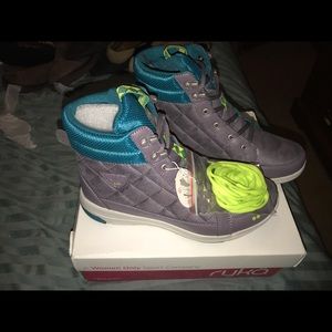 NEW Ryka Aurora Quilted Boots Size 8.5 W , Purple,